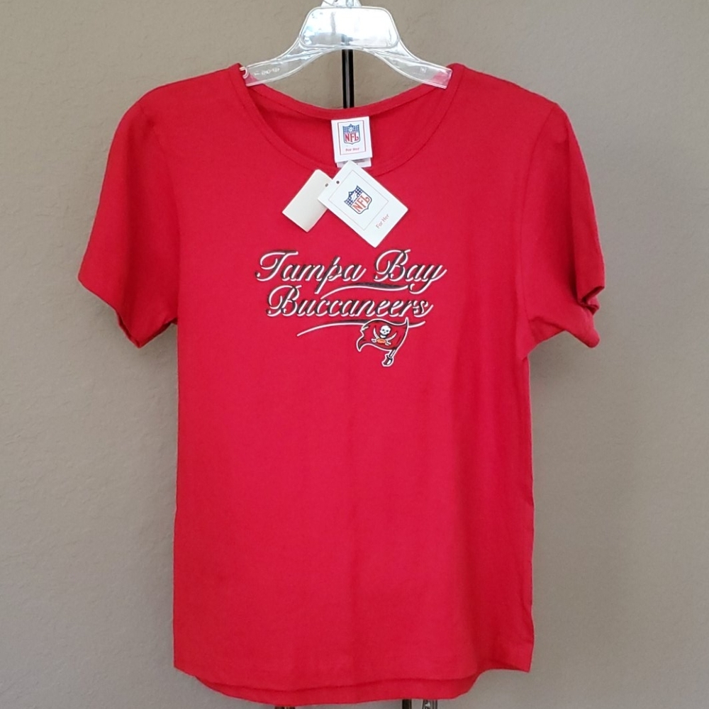 NWT Tampa Bay Buccaneers Tee Shirt
